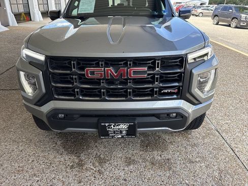Certified 2023 GMC Canyon AT4 w/ AT4 Premium Package AWD/4WD image 31