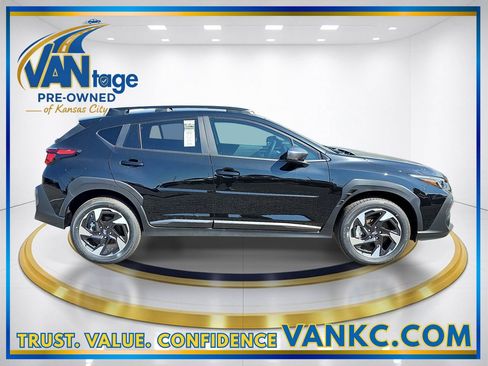 Used 2025 Subaru Crosstrek 2.5i Limited w/ Crosstrek Mirror Package image 5