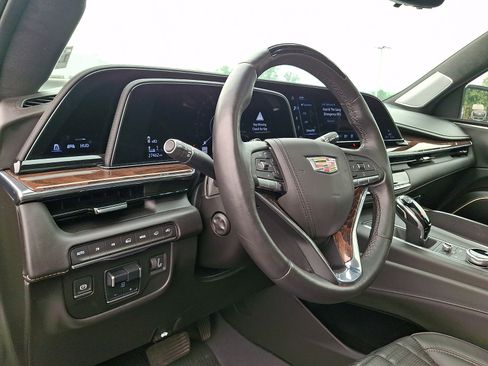 Certified 2023 Cadillac Escalade ESV Sport Platinum AWD/4WD image 16