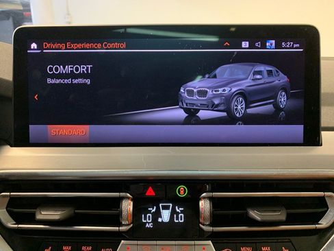 Used 2023 BMW X4 xDrive30i w/ M Sport Package AWD/4WD image 33