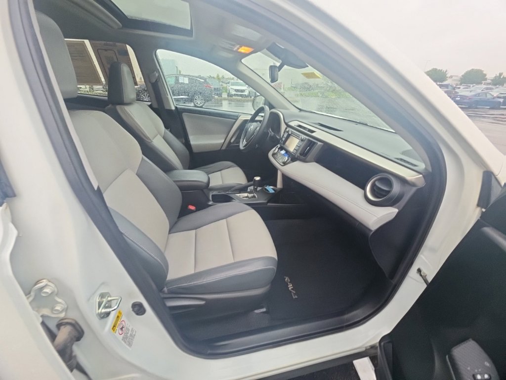 Used 2014 Toyota RAV4 Limited w/ Technology Package FWD image 33
