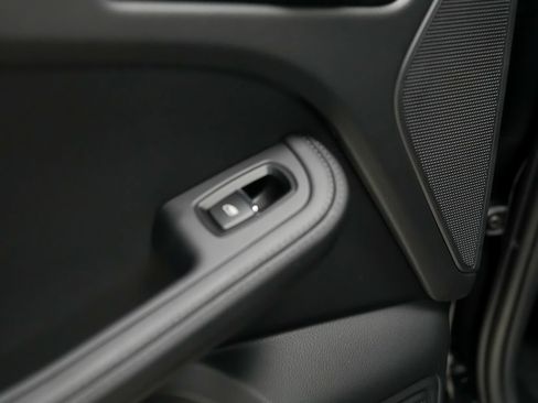 New 2026 Porsche Macan S image 16