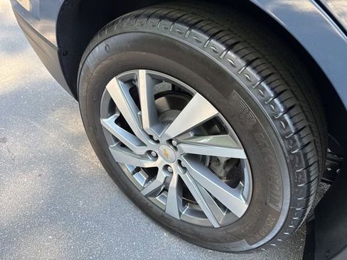 Used 2024 Chevrolet Equinox Premier image 33