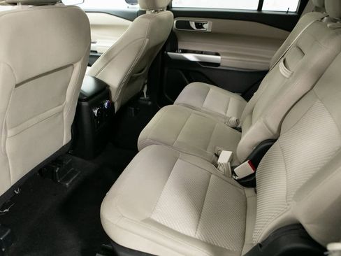 Used 2023 Ford Explorer XLT image 25