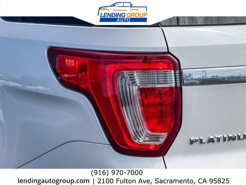 Used 2017 Ford Explorer Platinum AWD/4WD image 8