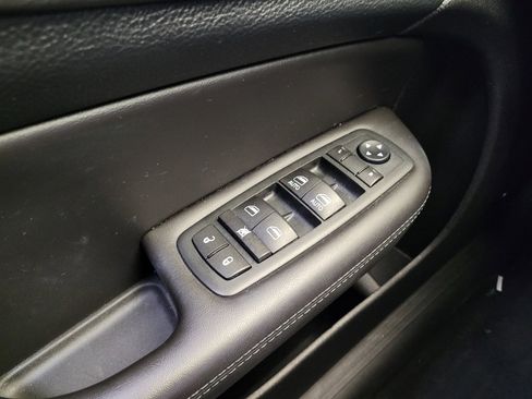 Used 2015 Chrysler 200 S w/ Navigation & Sound Group I FWD image 27