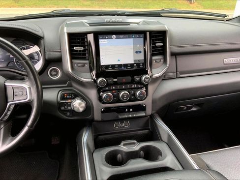 Used 2024 RAM 1500 Laramie AWD/4WD image 6