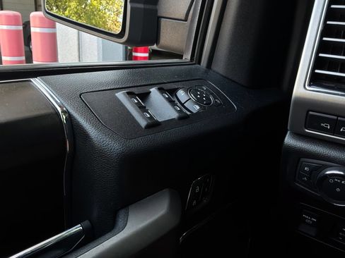 Used 2019 Ford F150 Platinum w/ Equipment Group 701A Luxury AWD/4WD image 31
