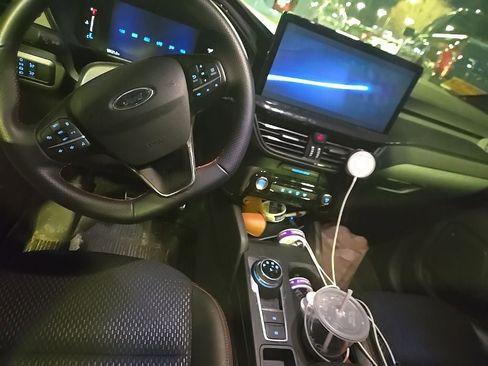 Certified 2024 Ford Escape ST-Line w/ Tech Pack #1 image 7