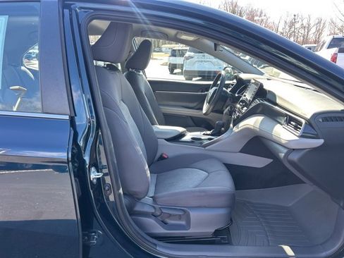 Used 2021 Toyota Camry LE image 15