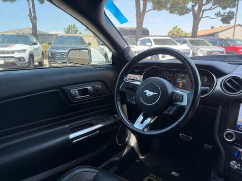 Used 2022 Ford Mustang GT Premium w/ GT Performance Package RWD image 31
