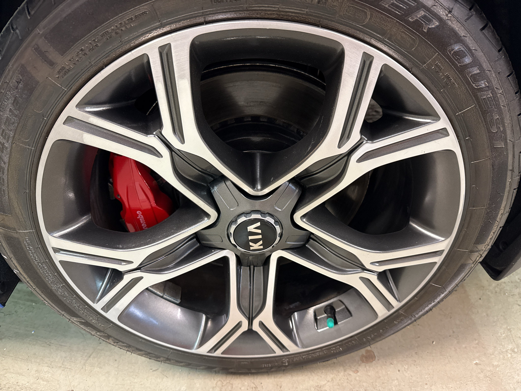 Used 2018 Kia Stinger GT1 AWD/4WD image 36