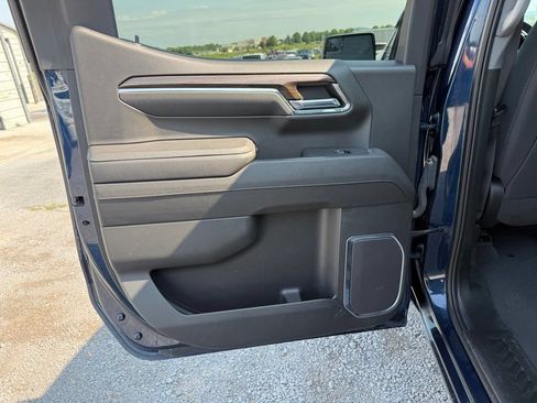 Used 2023 Chevrolet Silverado 1500 LT AWD/4WD image 9