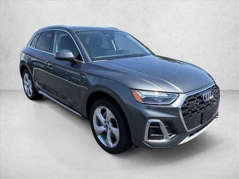 Used 2023 Audi Q5 2.0T Premium Plus w/ Premium Plus Package AWD/4WD image 3