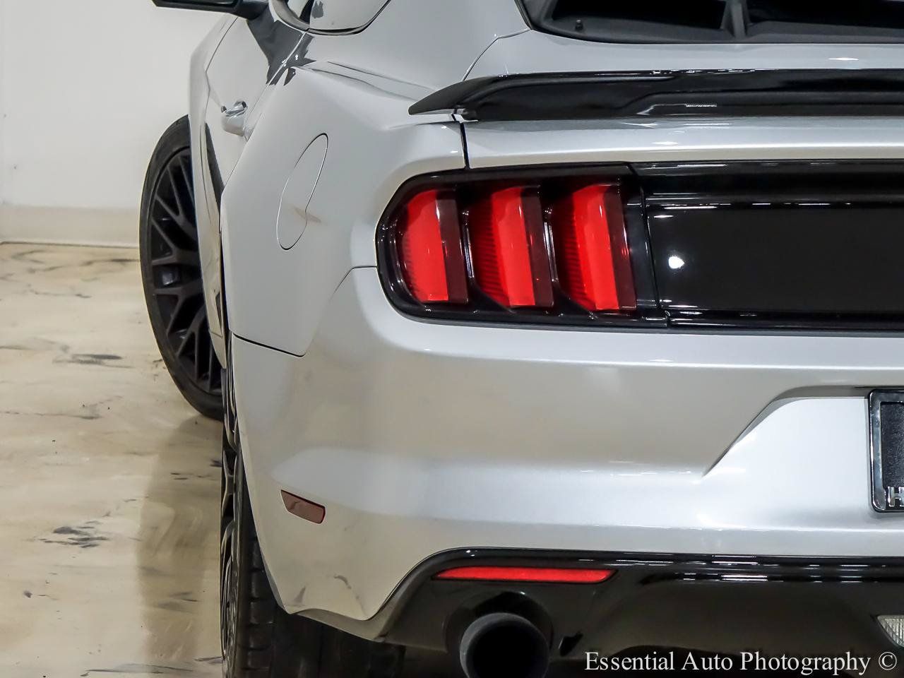 Used 2017 Ford Mustang Coupe RWD image 7