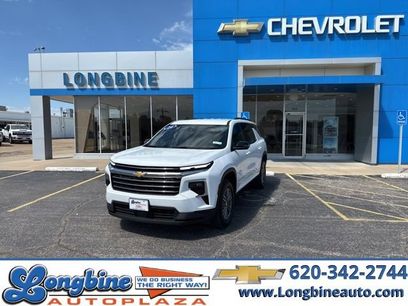 Used 2024 Chevrolet Traverse LT