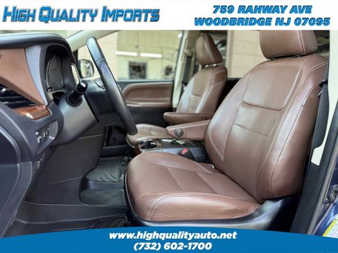 Used 2020 Toyota Sienna Limited Premium AWD/4WD image 13