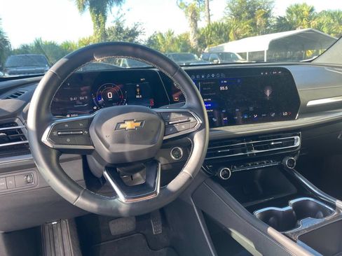 Used 2026 Chevrolet Traverse LT FWD image 14