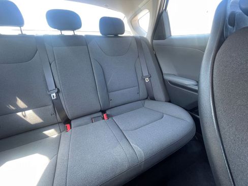 Used 2025 Kia K4 LXS FWD image 35