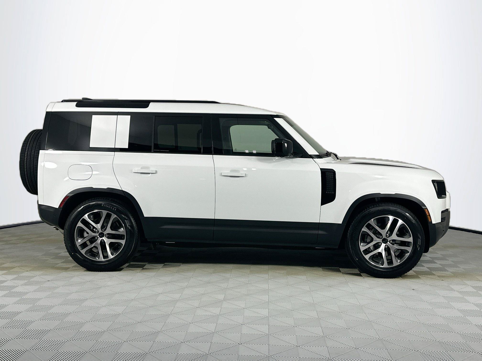 Certified 2026 Land Rover Defender 110 S AWD/4WD image 4