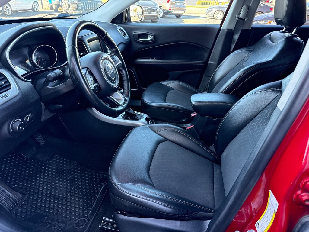 Used 2019 Jeep Compass Latitude w/ Popular Equipment Group FWD image 13