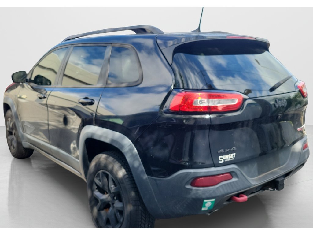 Used 2016 Jeep Cherokee Trailhawk w/ Comfort/Convenience Group AWD/4WD image 4