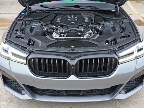 Used 2023 BMW M550i xDrive w/ Executive Package AWD/4WD image 8