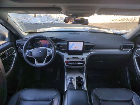 Used 2020 Ford Explorer XLT w/ Equipment Group 202A AWD/4WD image 9