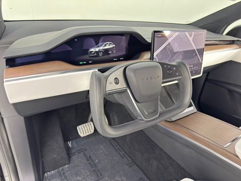 Used 2023 Tesla Model X image 12