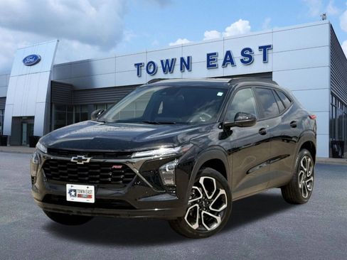 Used 2024 Chevrolet Trax RS w/ Sunroof Package FWD image 1