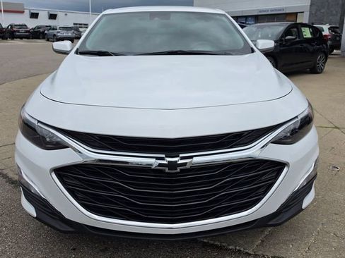 Used 2024 Chevrolet Malibu RS FWD image 2