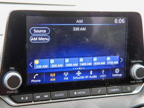 Used 2024 Nissan Sentra SV w/ All-Weather Package FWD image 3
