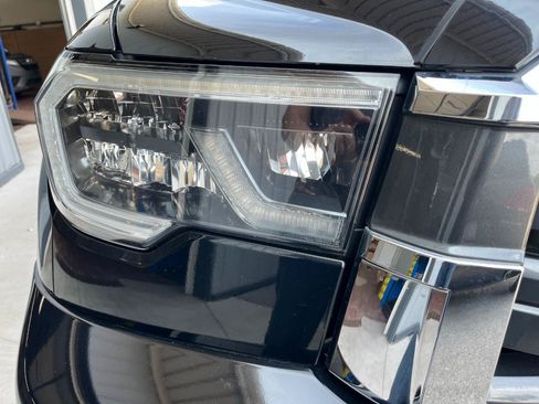 Used 2018 Toyota Sequoia SR5 w/ Premium Package AWD/4WD image 43