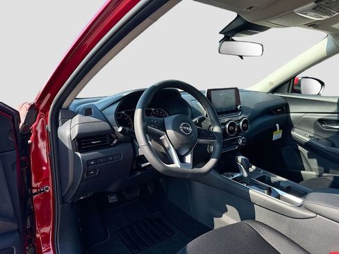 Used 2025 Nissan Sentra SV w/ All-Weather Package image 9