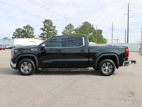 Used 2024 GMC Sierra 1500 SLE AWD/4WD image 3