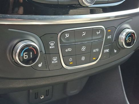 Certified 2023 Chevrolet Traverse LT AWD/4WD image 15