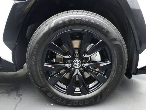 Used 2026 Toyota RAV4 SE AWD/4WD image 16