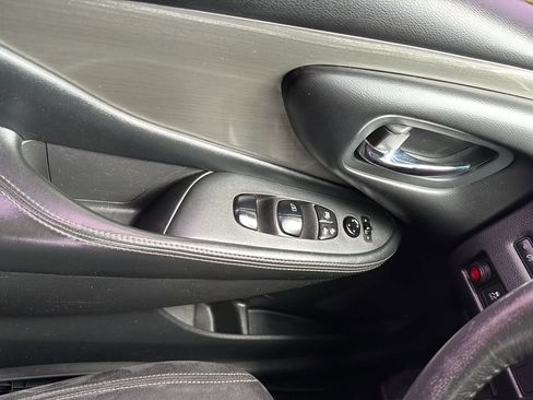 Used 2016 Nissan Murano SV AWD/4WD image 22