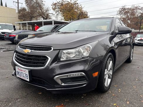 Used 2015 Chevrolet Cruze LT image 4