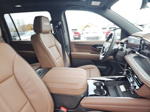 New 2026 Chevrolet Suburban High Country image 30