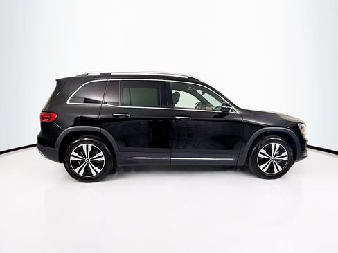 Used 2025 Mercedes-Benz GLB 250 image 4