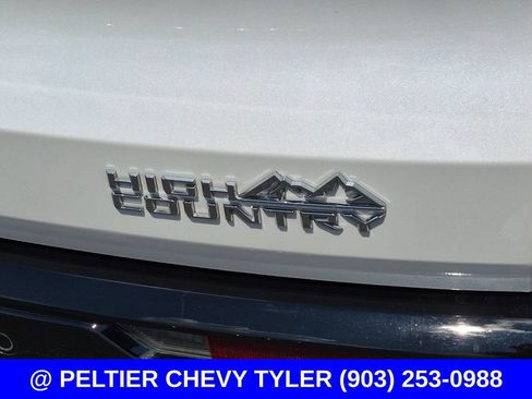 Used 2025 Chevrolet Traverse High Country FWD image 10