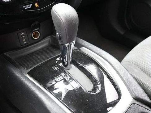 Used 2016 Nissan Rogue SV AWD/4WD image 23