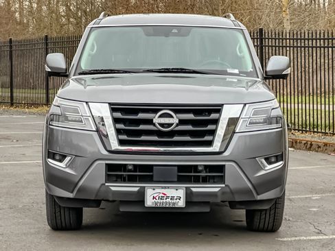Used 2022 Nissan Armada SL w/ Captain's Chairs Package image 8