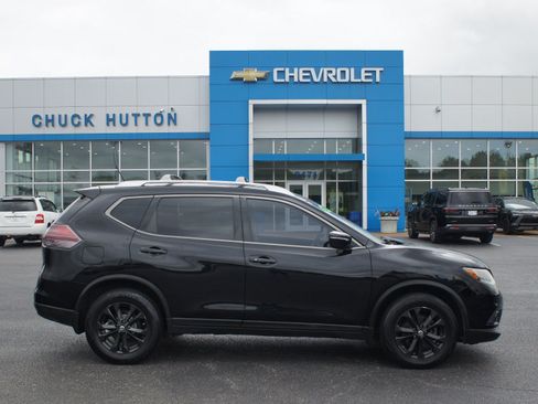Used 2015 Nissan Rogue SV FWD image 1