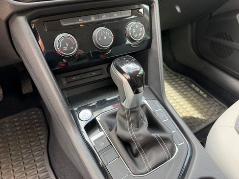 Certified 2025 Volkswagen Taos S FWD image 17