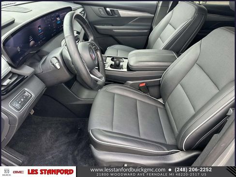Used 2025 Buick Enclave Preferred w/ Power Package FWD image 21