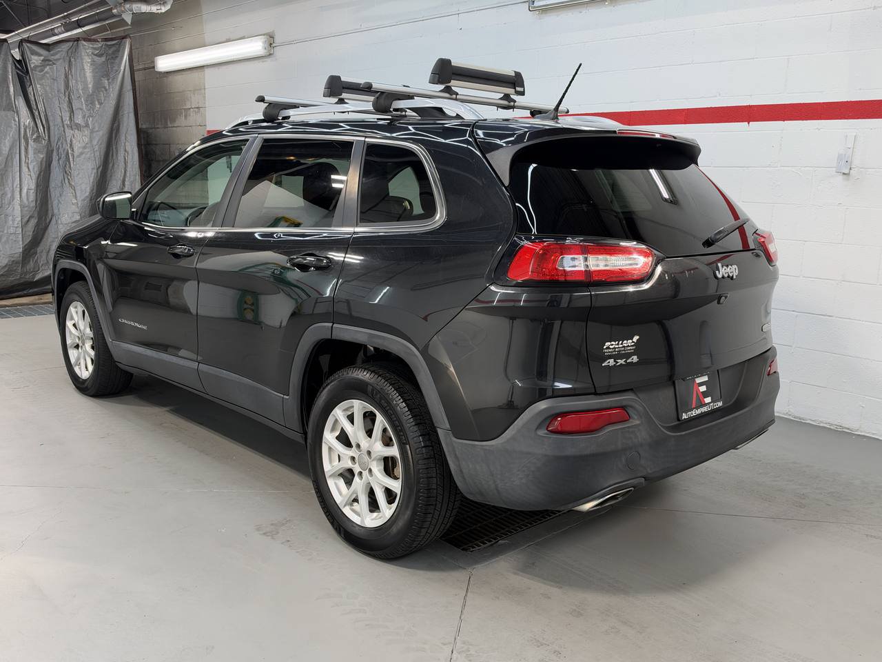 Used 2015 Jeep Cherokee Latitude AWD/4WD image 5