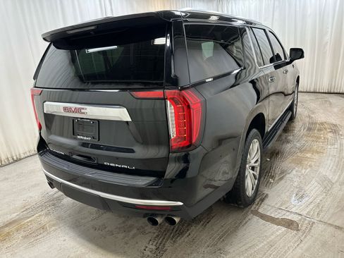 Used 2022 GMC Yukon XL Denali image 11
