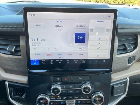 Used 2024 Ford Expedition Limited image 23